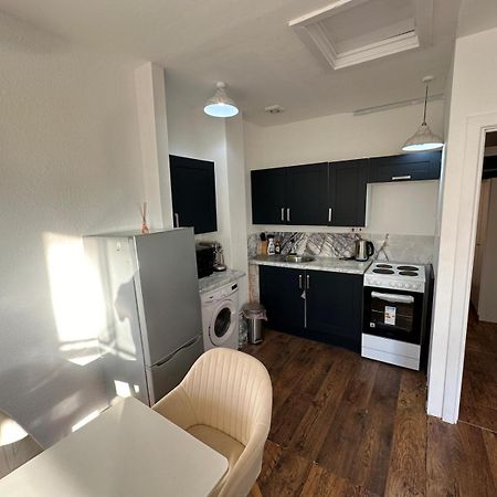 شقة One Bed Victorian Flat,10 Min Walk To Paddington, Sleeps 4, Pet-Friendly لندن المظهر الخارجي الصورة
