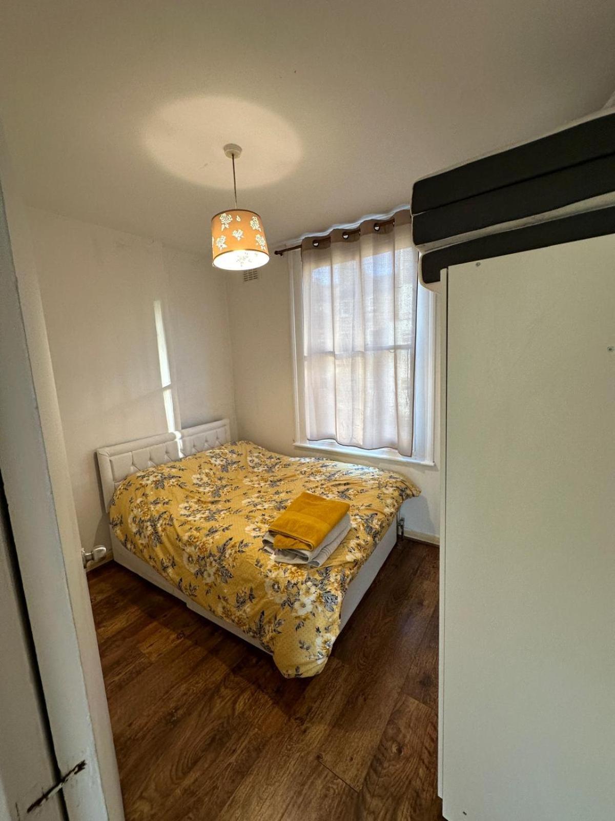 شقة One Bed Victorian Flat,10 Min Walk To Paddington, Sleeps 4, Pet-Friendly لندن المظهر الخارجي الصورة